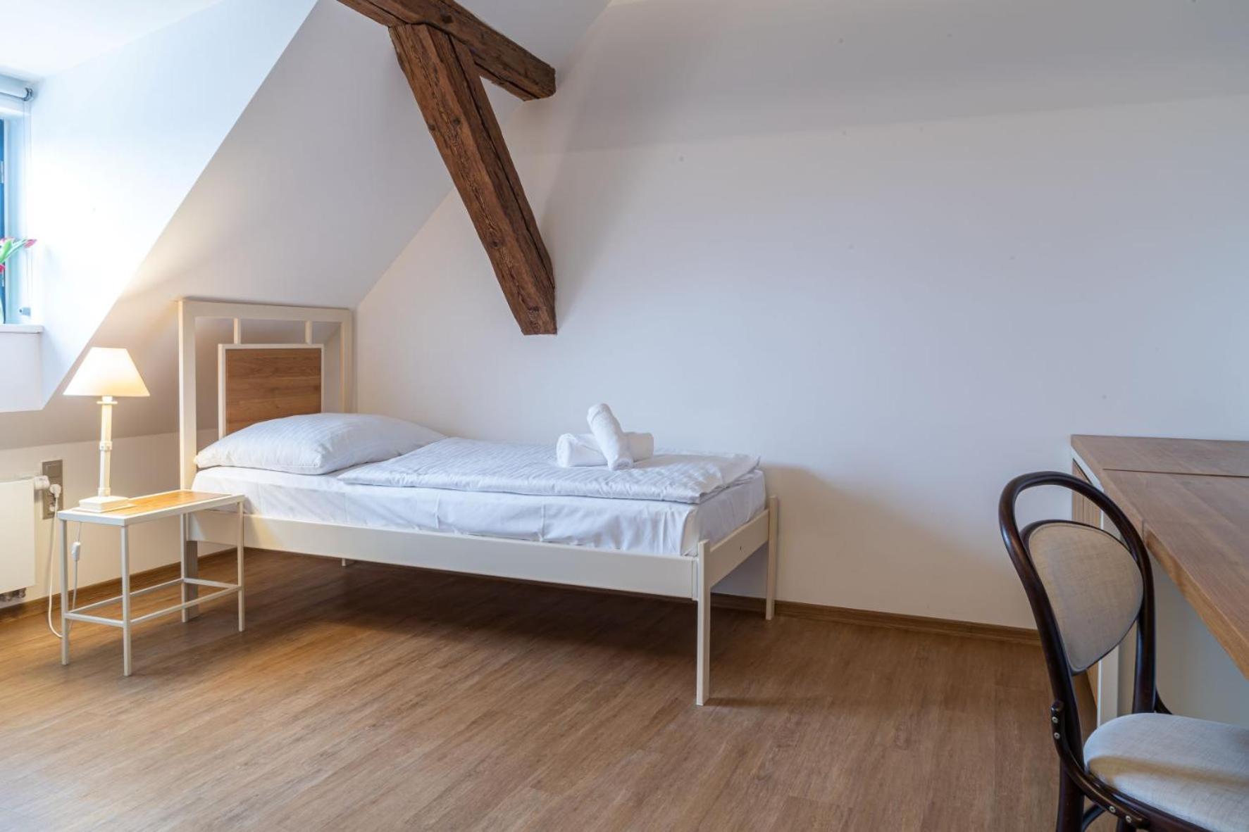 Hotel Zamek Svijany Екстериор снимка