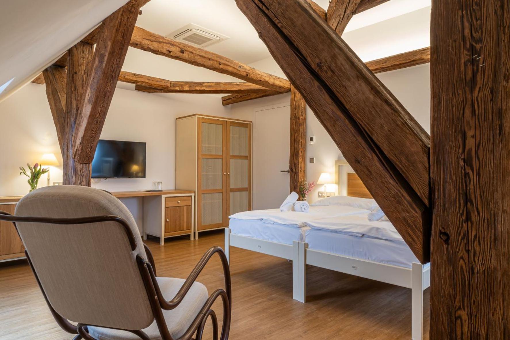 Hotel Zamek Svijany Екстериор снимка