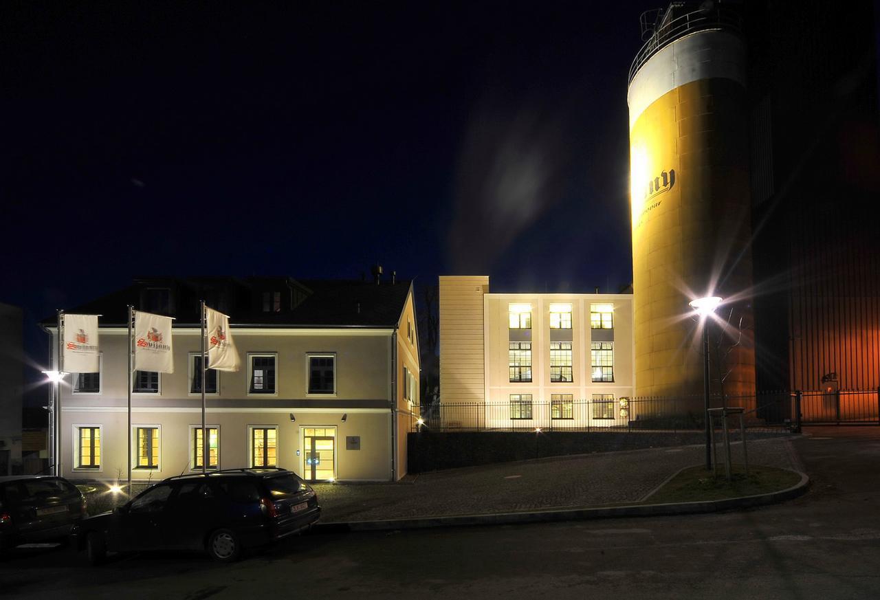Hotel Zamek Svijany Екстериор снимка